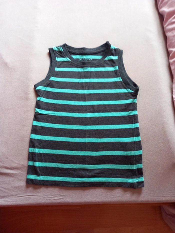 2 tee-shirts sans manches - photo numéro 2