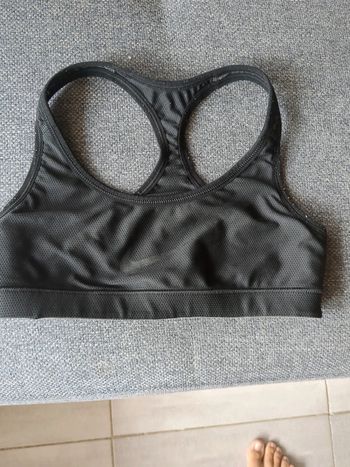 Brassière Nike réversible noire et grise 12 ans