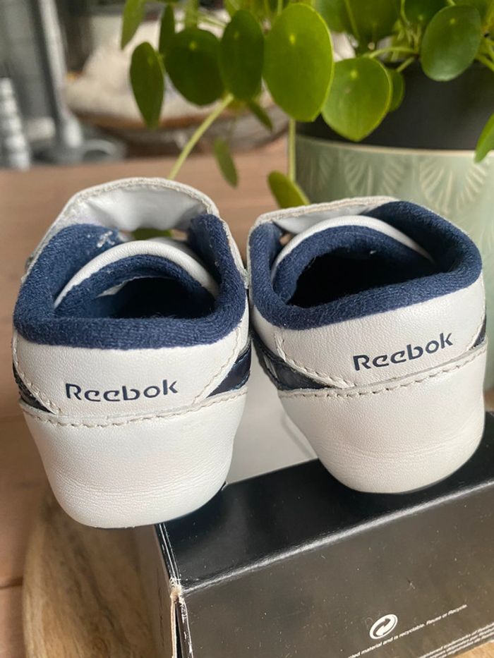 Basket Reebok pointure 18,5 - photo numéro 4