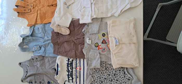lot de vêtements (3mois)