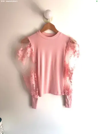 Haut à manches longues transparentes rose taille 34/36