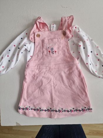 Robe salopette + sous pull taille 23mois