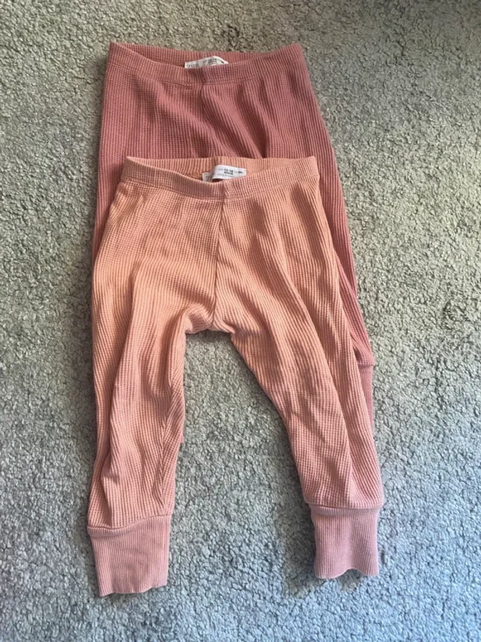 2 leggings zara gaufrés 12/18 mois
