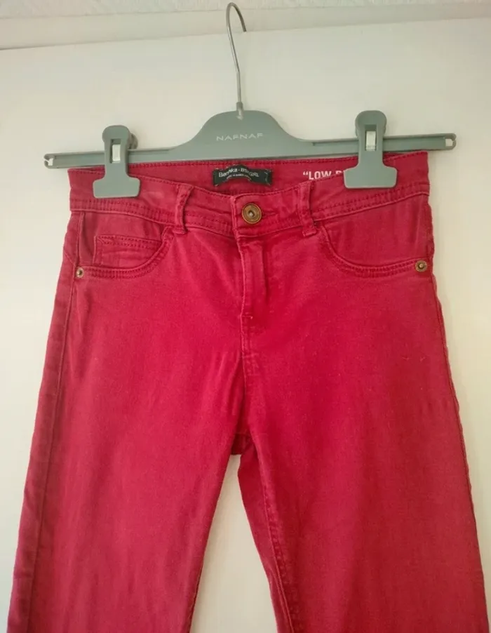 Jean rouge framboise Bershka taille XS - photo numéro 5