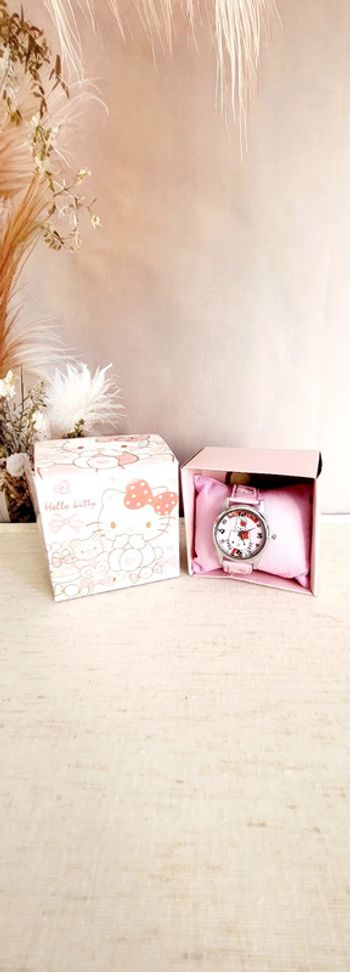 Montre Hello Kitty rose avec boîte