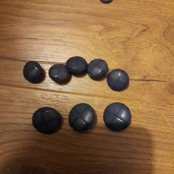 Lot de 8 boutons vintage