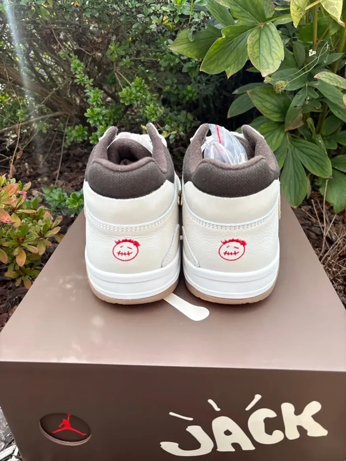 Nike Air Jordan Jumpman Jack TR Travis Scott – Sail & Dark Mocha - photo numéro 5