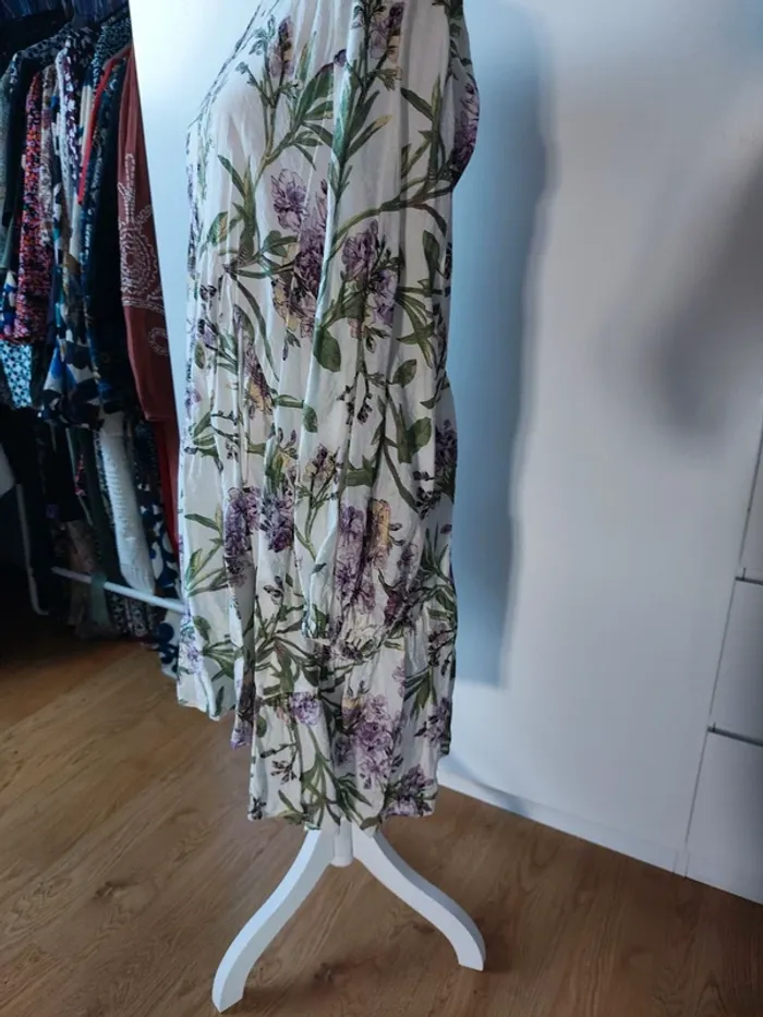 Très jolie robe légère fleurie volantée - photo numéro 4