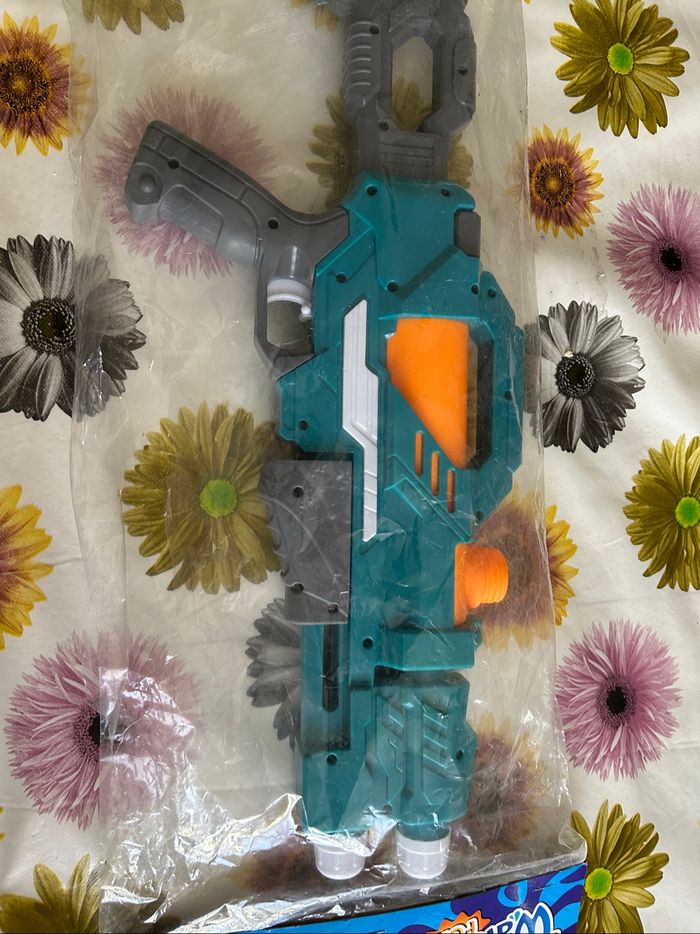 Pistolet à eau - photo numéro 2