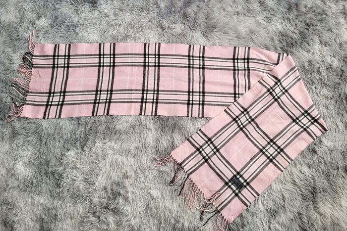 🌸 Écharpe Vintage Burberrys – Tartan Rose Layette 🌸 - photo numéro 8