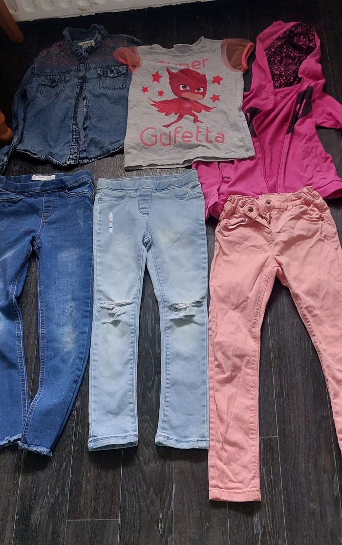 Lot fille 6 ans très bon état