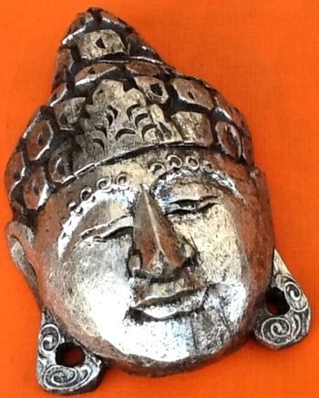 Masque à suspendre  Bois sculpté  Indonésie (Bali) Visage de Bouddha