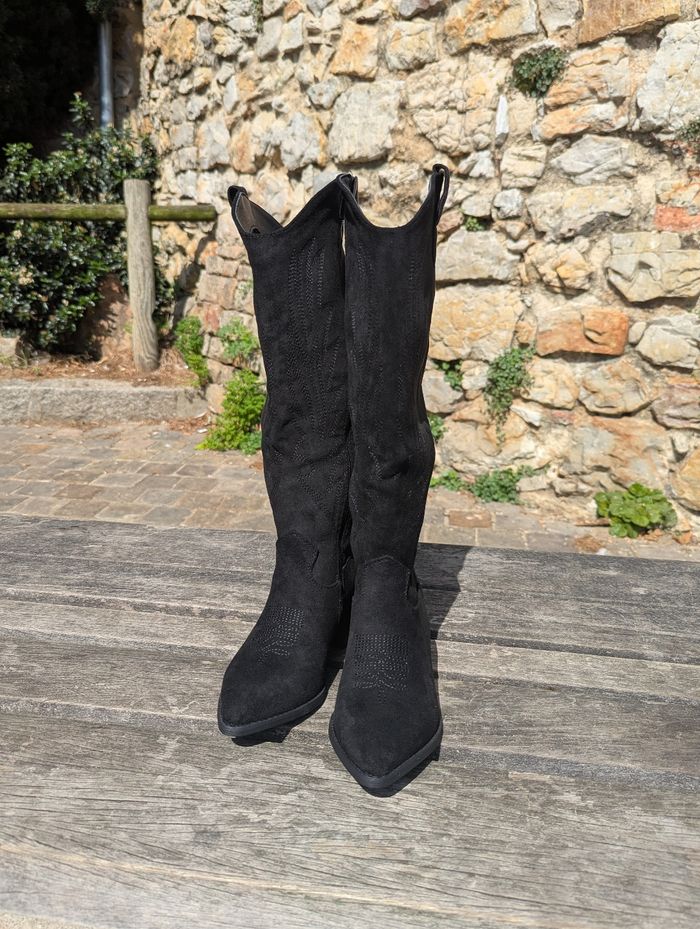 Bottes santiags Houston noir suédine
Pointure 36 - photo numéro 4