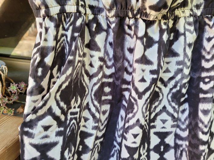 Magnifique robe les petites bombes, blanche et noire, motifs géométriques, taille 38/40 - photo numéro 4