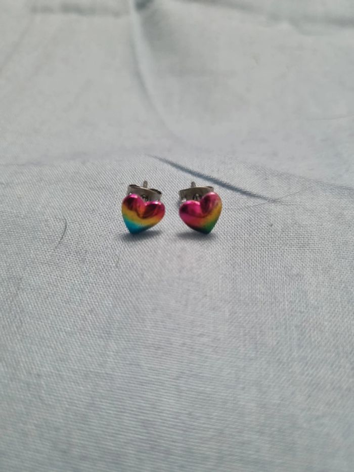 Boucles d'oreilles cœur arc-en-ciel
