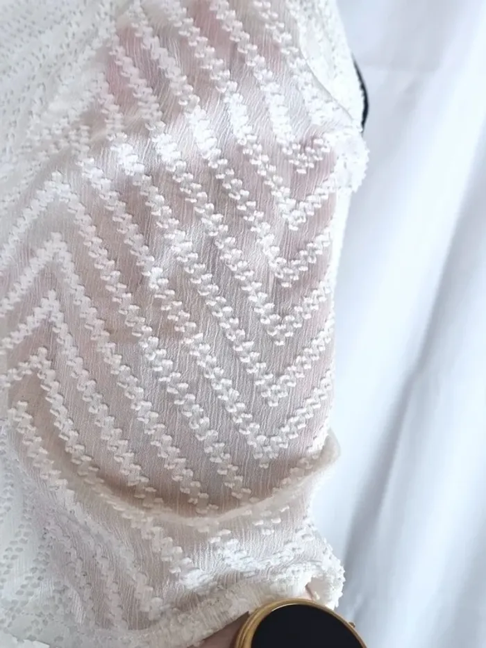 Bash haut blanc transparent manches courtes Ibenis détails dans le dos T0/34/xs état impeccable! - photo numéro 3