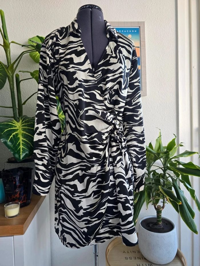 Robe chemise cache-cœur Imprimé zèbre noir et blanc H&M taille