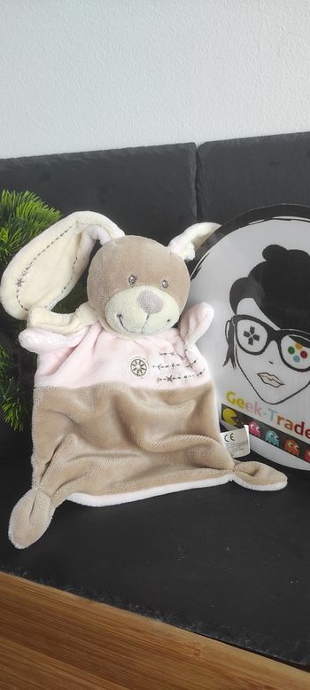 Doudou lapin marron et rose rectangle Cuddles roue écharpe nicotoy Beige Croix