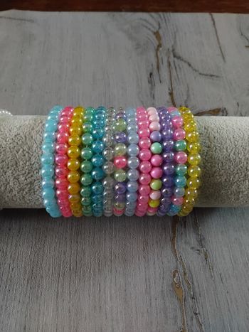 Lot 13  bracelets en perles