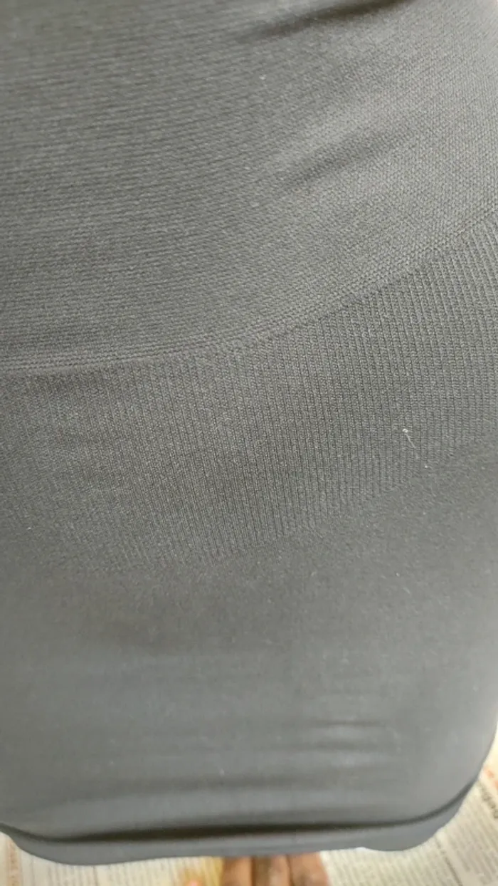 Mini robe moulant gainant noir côtelé mi-cuisse - photo numéro 12