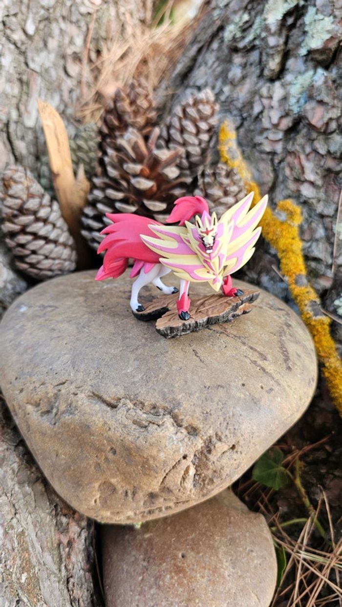 Super figurine Pokemon Nintendo zamazenta - photo numéro 3