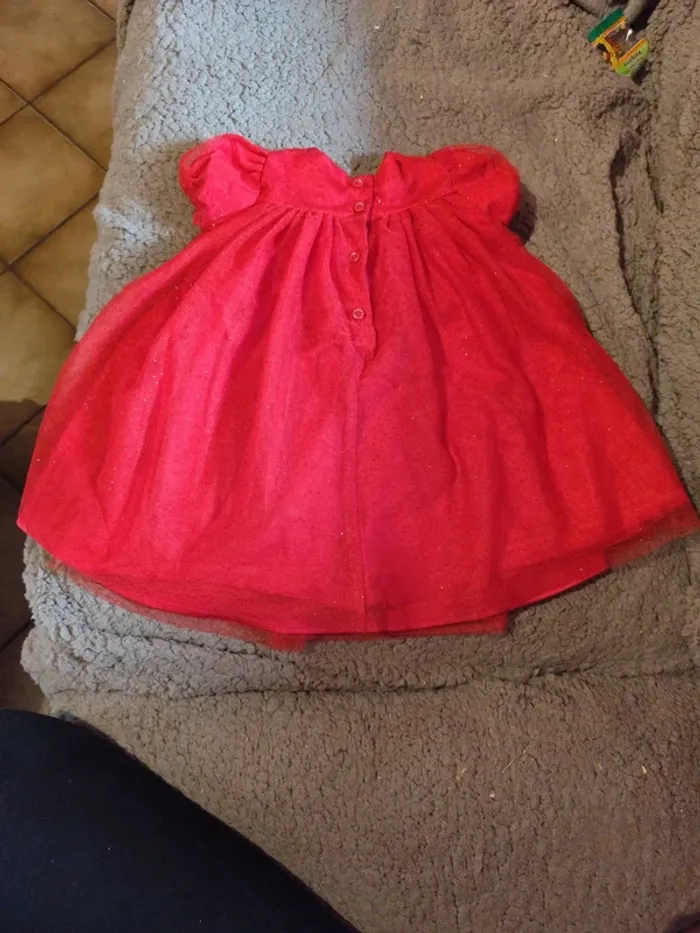 Robe rouge à paillettes - photo numéro 4