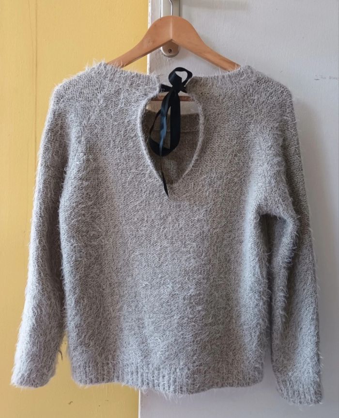 Pull d'Hiver Femme Gris avec un Noeud Noir au Dos 💐🌾 - photo numéro 4