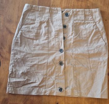 Jupe courte Zara taille S bouton devant