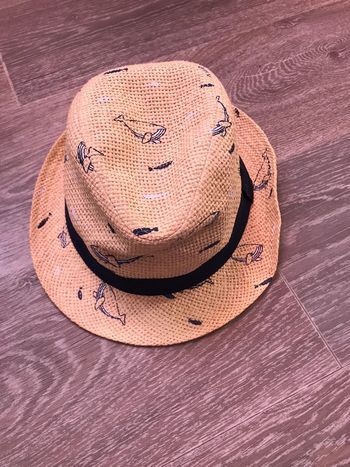 Chapeaux