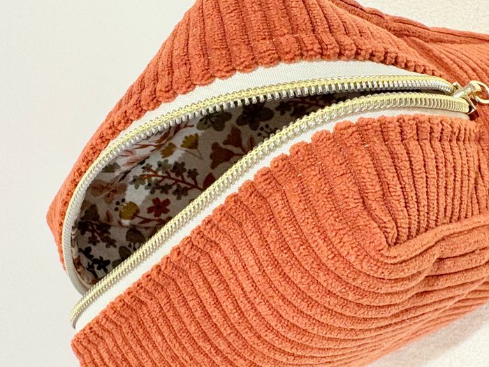 Trousse de toilette couleur Ocre doublure fleurie - photo numéro 2