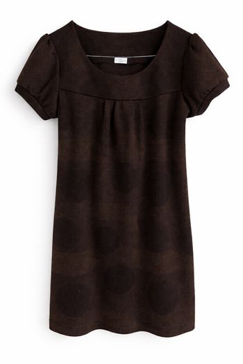 Robe Camaïeu noire, coupe droite légèrement fluide.