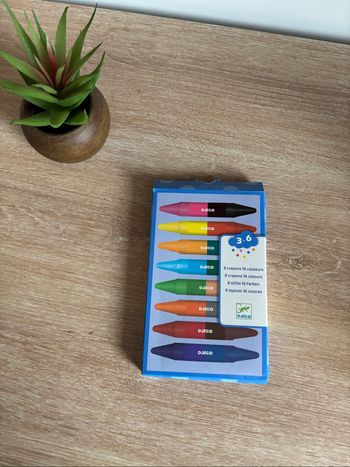 8 Crayons 16 couleurs à la cire djeco