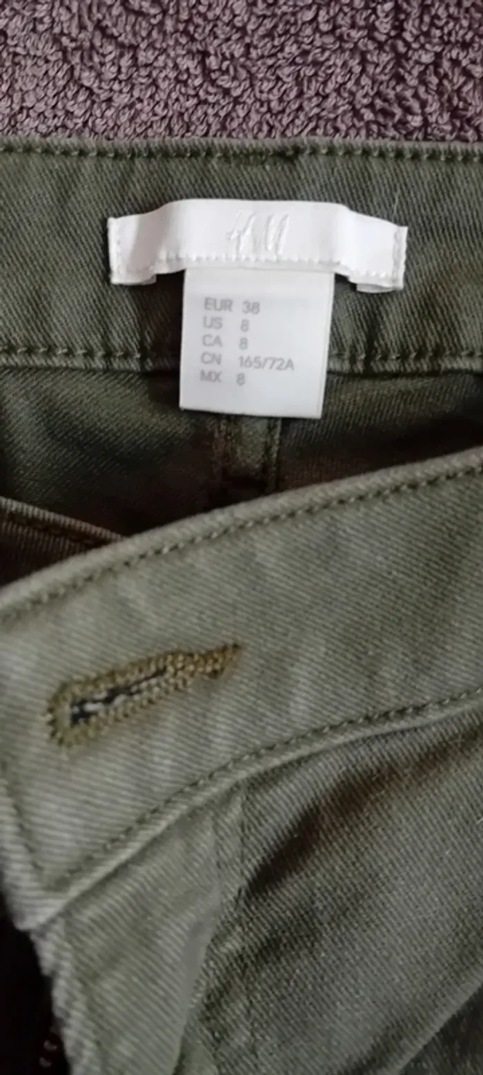 Très joli short en jean kaki taille 38 h&m en parfait état - photo numéro 5