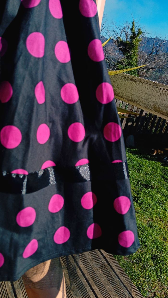 Robe noire à pois fuchsia bustier jupon en tulle intégré style rockabilly pin-up T38 H&R London - photo numéro 6