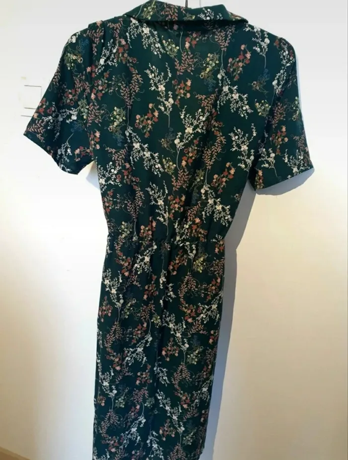 Robe a motifs fleurie - photo numéro 3