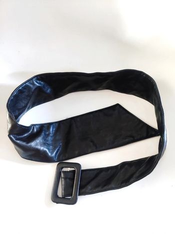 Ceinture noir simili cuir avec boucle