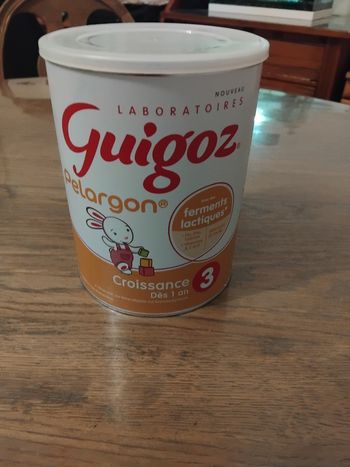 Boîte ouverte le 6 janvier 2026 (je dirais 6-7  biberons de fait environ)  de lait de croissance guigoz pelargon