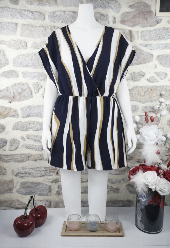 Combishort vague d élégance marine blanc et doré Femme taille 52 marque Boohoo 🪷