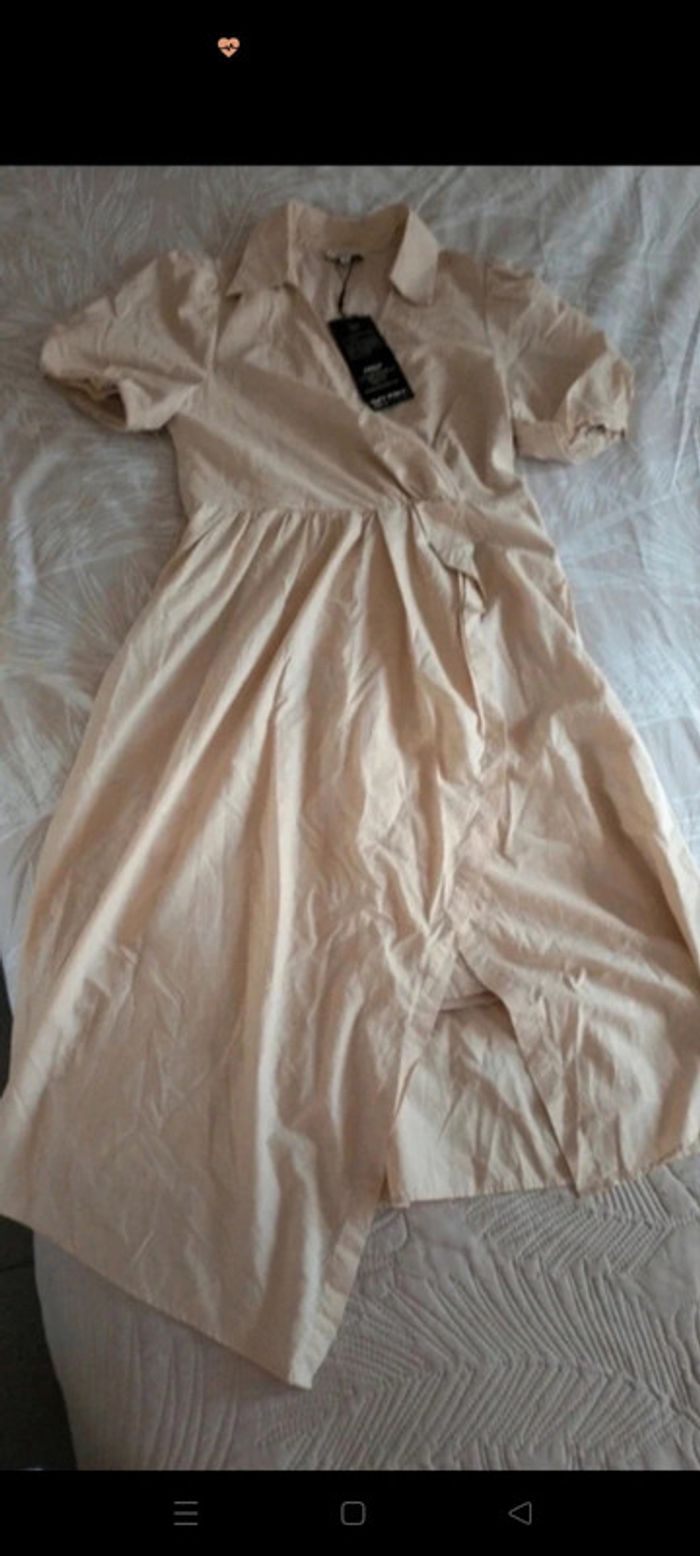 Robe beige portefeuille - photo numéro 4