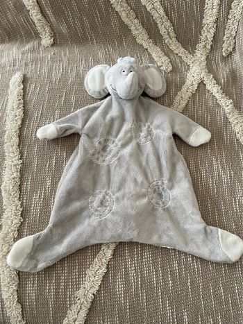 Peluche doudou plat 34cm kimbaloo éléphant gris blanc très bon état
