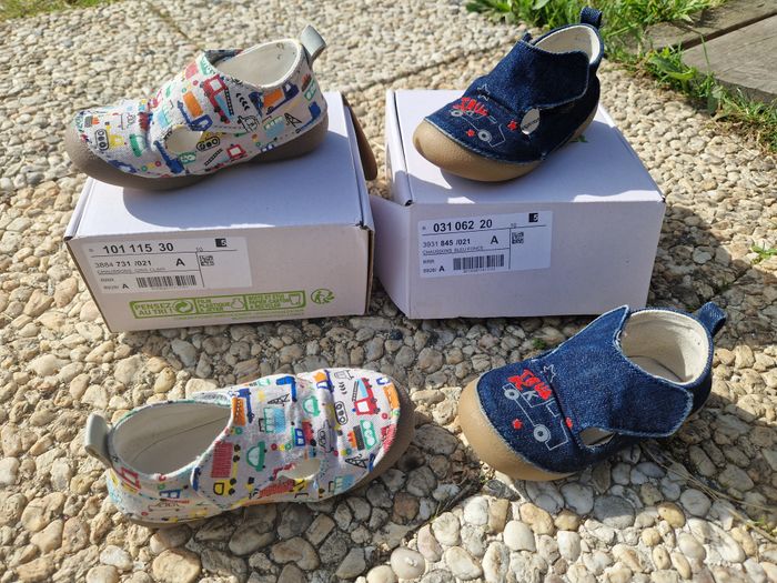 Lot de 2 paires de chaussons : 1 pour la maison, l'autre pour la crèche ou la nounou !
