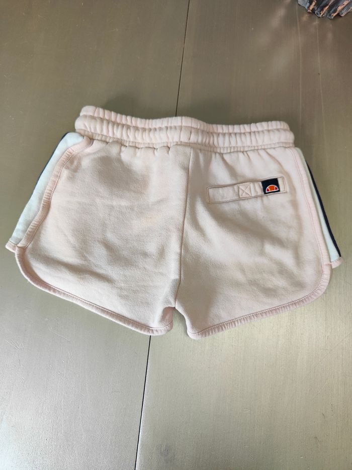 Short fille - photo numéro 6