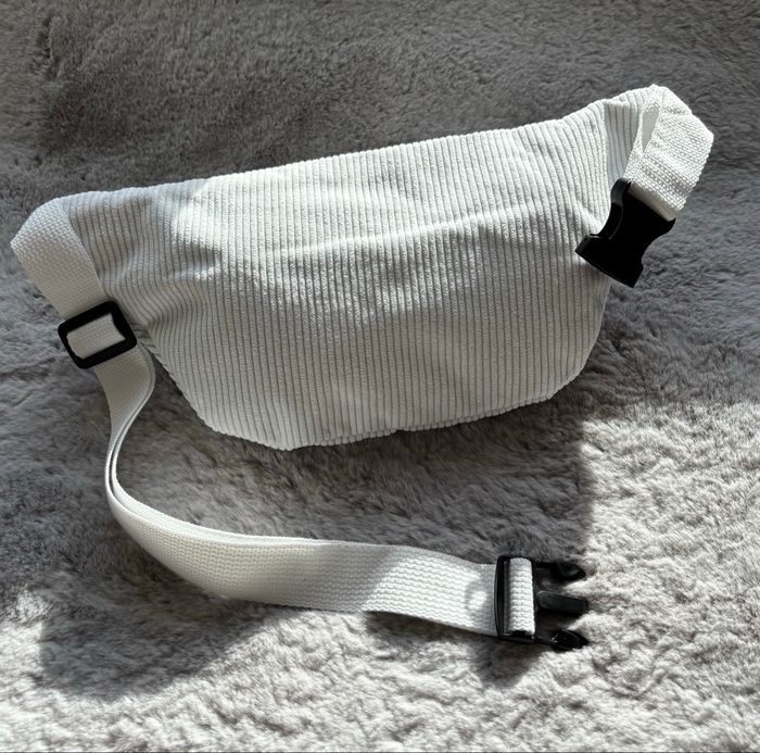 Sac banane blanche en velours côtelé
