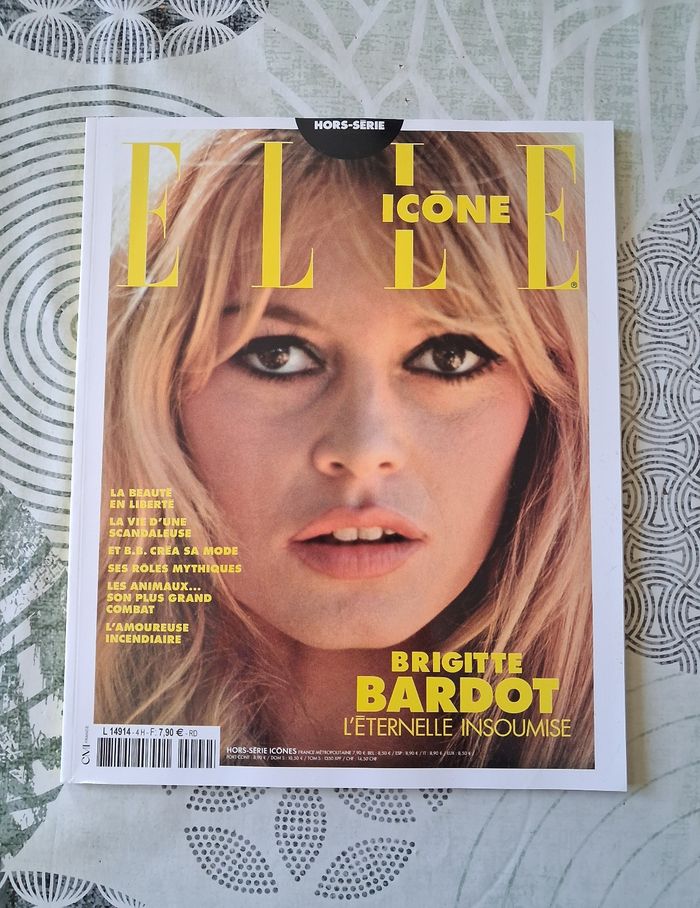 Magazine ELLE | Hommage à Brigitte Bardot 🌞💐