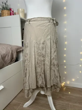jupe longue vintage beige brodée fleurs ceinture intégrée style bohème chic taille 38