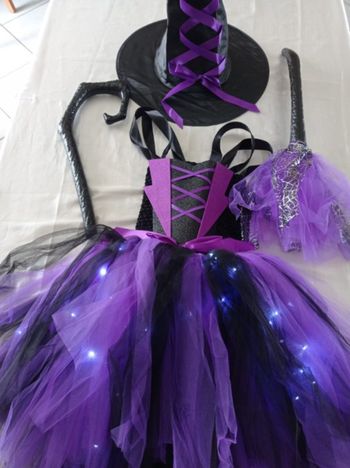 Costume sorcière et accessoires LED 5ans