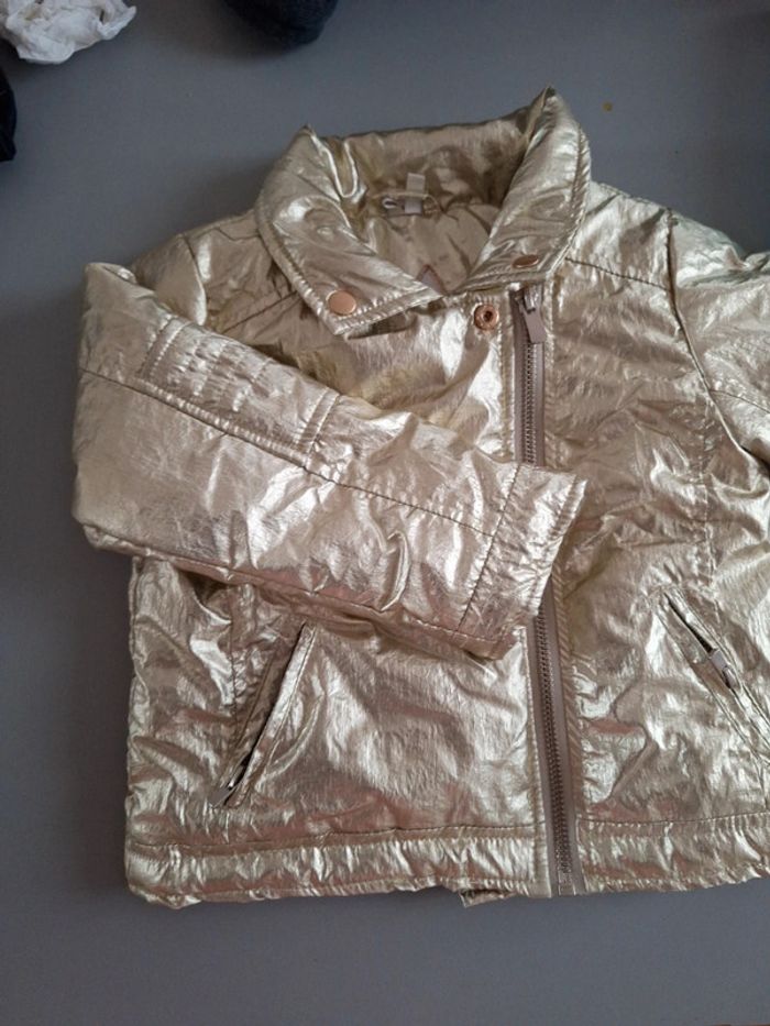 Perfecto métallisé à rivets dorés et poches zippées - photo numéro 2