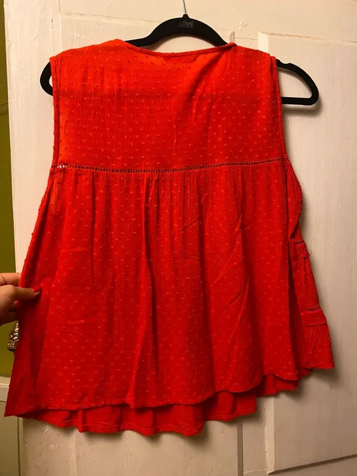 Teeshirt rouge - photo numéro 4