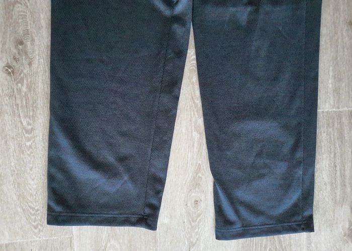 Pontalon de sport Adidas taille L à jambes larges - photo numéro 3