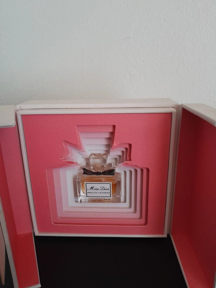 Dior  Parfum avec Présentoir - photo numéro 2